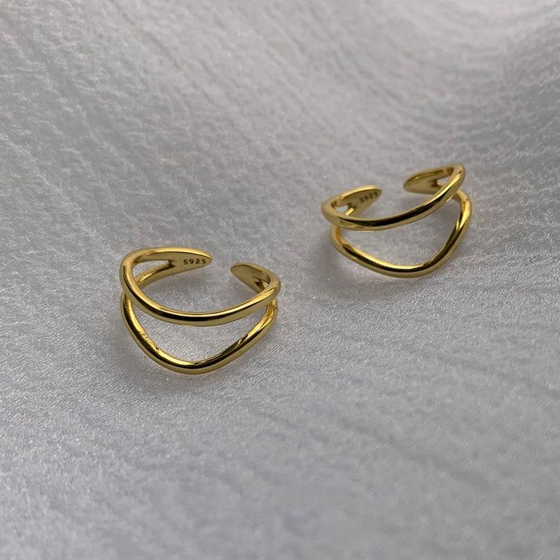 Double-layered Curve Ring