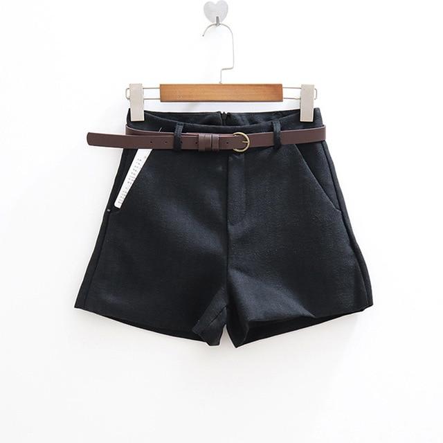 Elegant Shorts With Belt