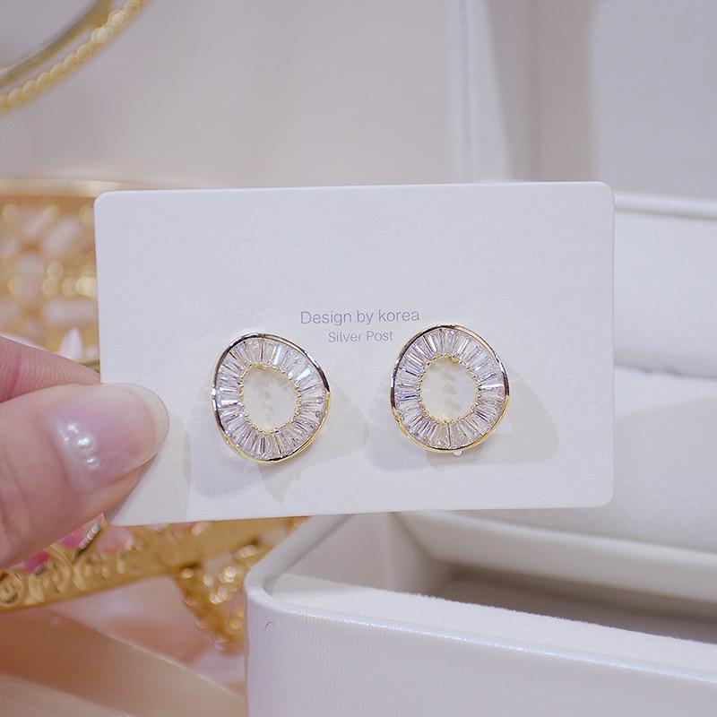 Fashionable Stud Earrings Irregular Circle Earrings for Women