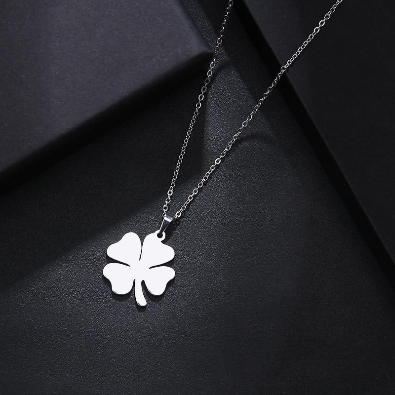 Lover's Clover Necklace For Women Fashionable Jewelry