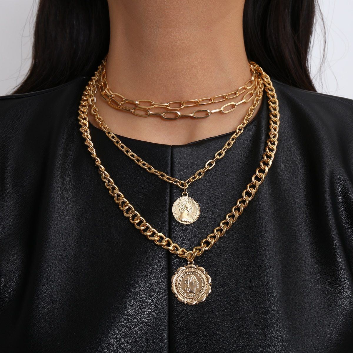 Queen Choker Necklace
