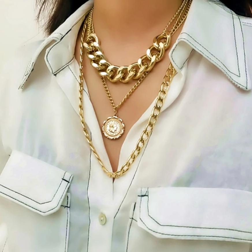 Queen Choker Necklace